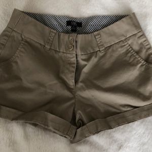 Super cute cargo Jacob mini shorts